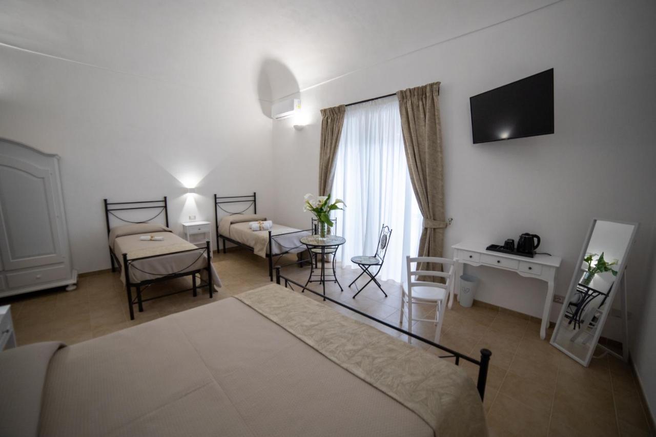 B&B Palazzo Loreto Avola Bagian luar foto