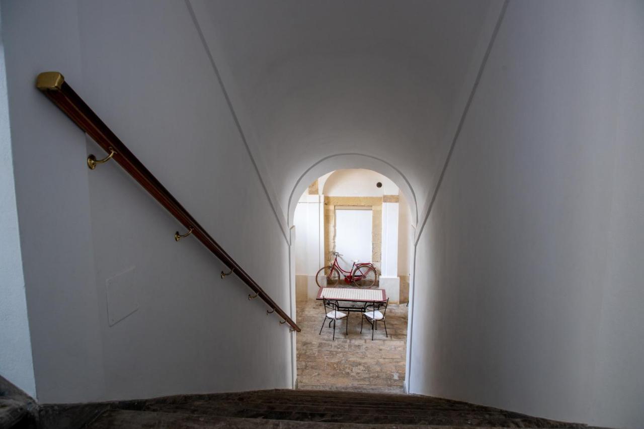B&B Palazzo Loreto Avola Bagian luar foto